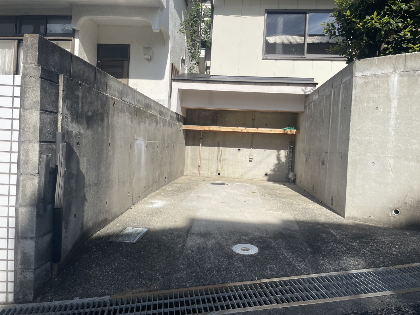 駐車場　車種により駐車場利用制限されます