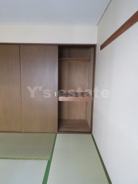 収納　写真の反転です。