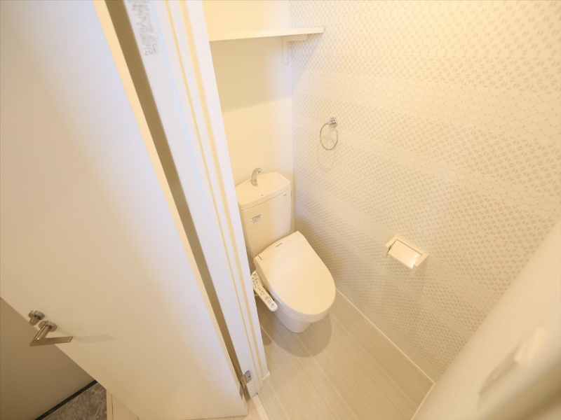 トイレ　温水洗浄便座付トイレ