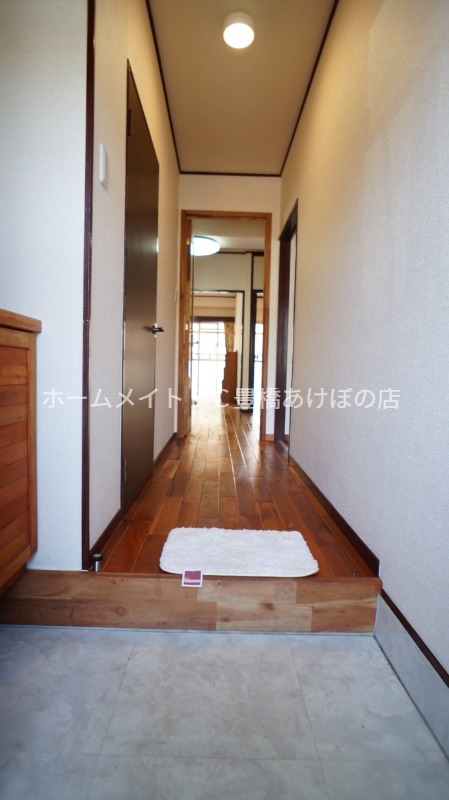 玄関　同型別部屋写真