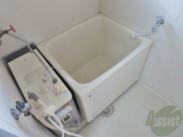 バス・シャワールーム　浴室はゆったりと浸かれるサイズ感になっていますね。