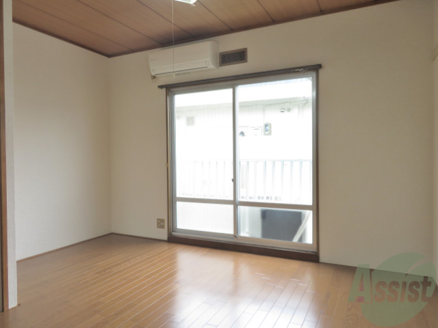 居室・リビング　リビングは陽当たりも良く使いやすいお部屋になっています。