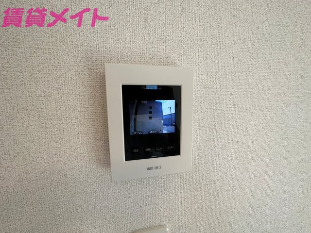 セキュリティ　同型、反転タイプの部屋写真です。