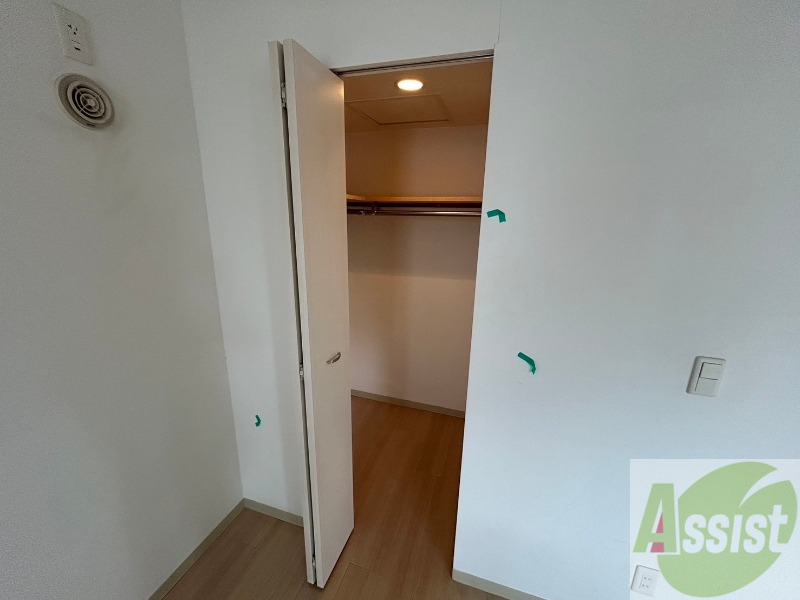 収納　寝室の収納です。部屋がすっきり片付きます。