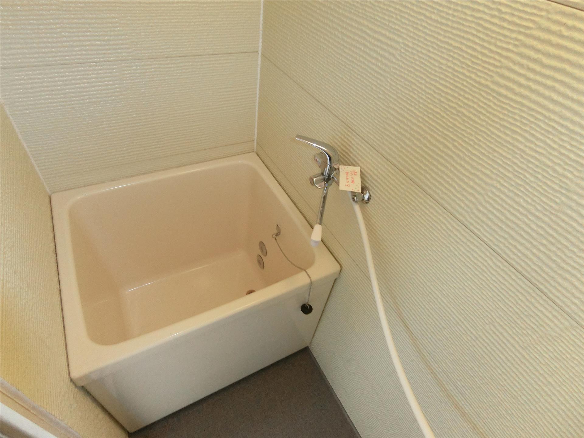 バス・シャワールーム　いつでもすぐに入浴できるシャワー付きのお風呂♪