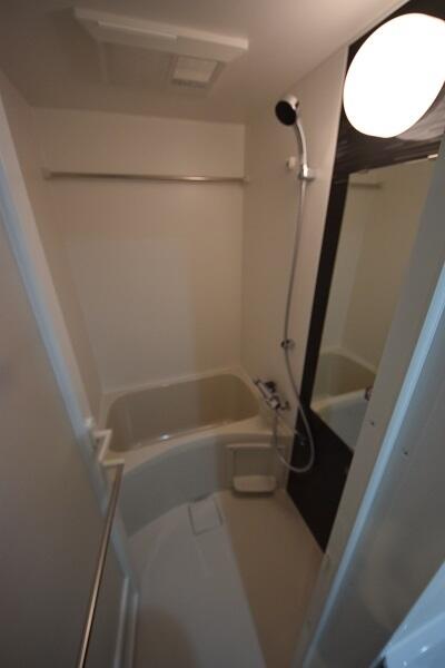 バス・シャワールーム　同物件別部屋写真