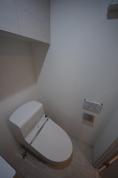 トイレ　同物件別部屋写真