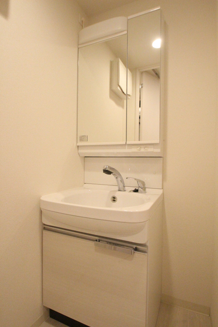 洗面設備　※同タイプ別階の参考写真です