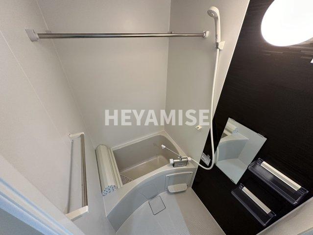 バス・シャワールーム　※室内画像は別号室のもの。