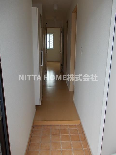 玄関　広いスペースの玄関です(^O^)