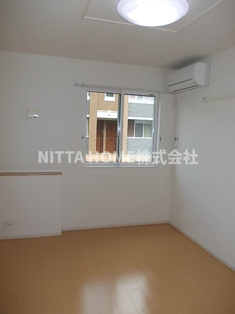 その他部屋・スペース　５．９帖の洋室になります◎