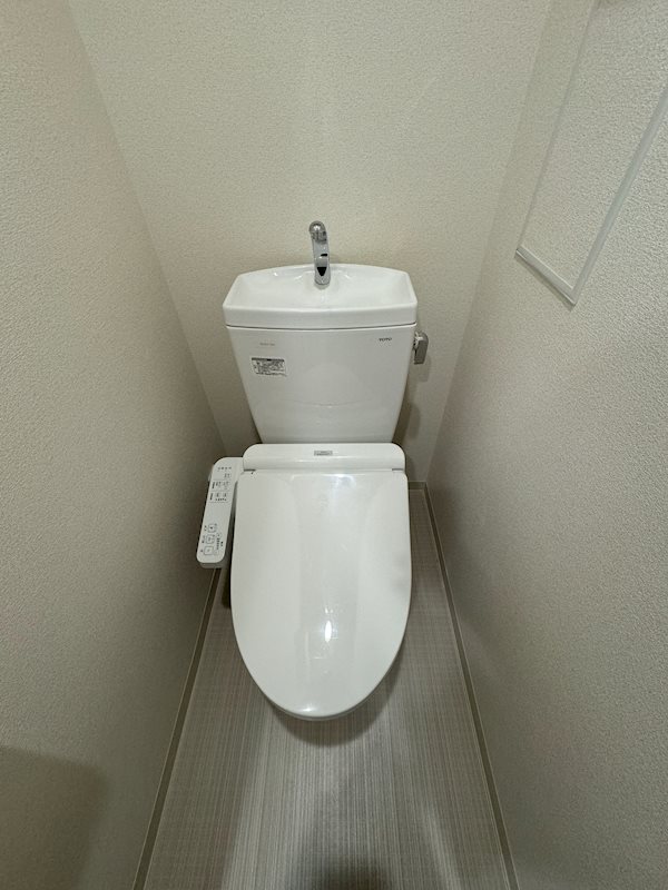 トイレ　※別のお部屋のお写真です。御参考までに。