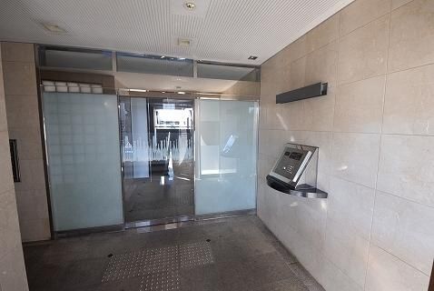 エントランス　★安心のオートロック付きのエントランスです★