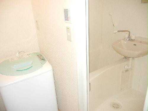 バス・シャワールーム　同タイプの室内写真です。