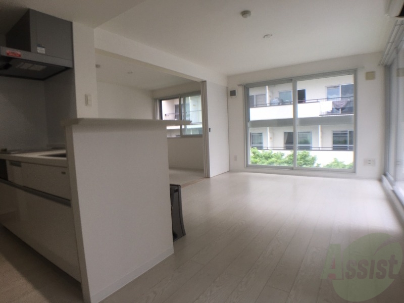 居室・リビング　広くてキレイなお部屋が広がっていて、充実した生活が送れそう。