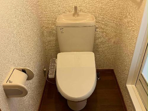 トイレ　※同タイプ部屋の写真となります