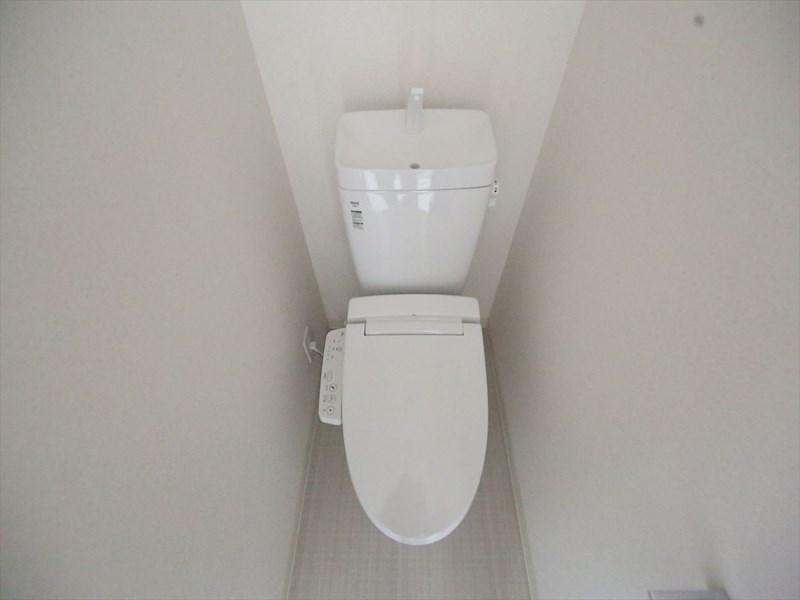 トイレ　温水洗浄暖房便座付トイレ