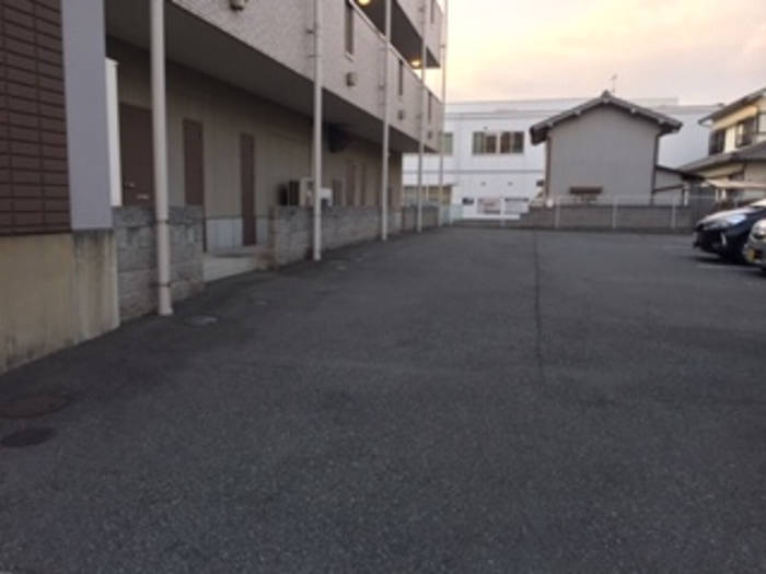 駐車場　駐車場