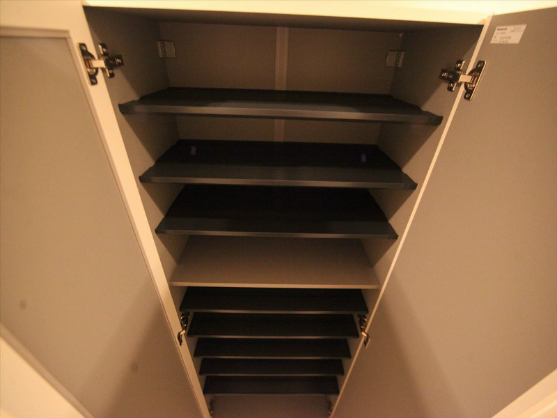 玄関　玄関　シューズボックス付（収納充実してます）