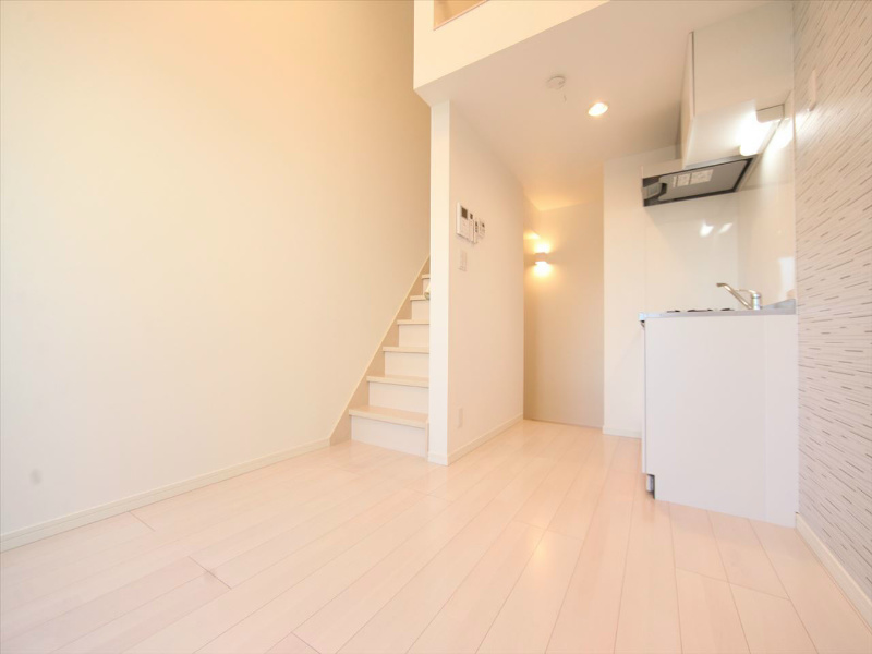 居室・リビング　洋室6.2帖　上階ロフト3.4帖（収納でも部屋でも使えます）