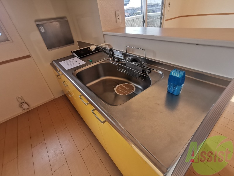 キッチン　キッチンです。広くて使いやすそうですね。