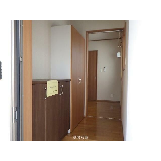 玄関　玄関から室内を見る