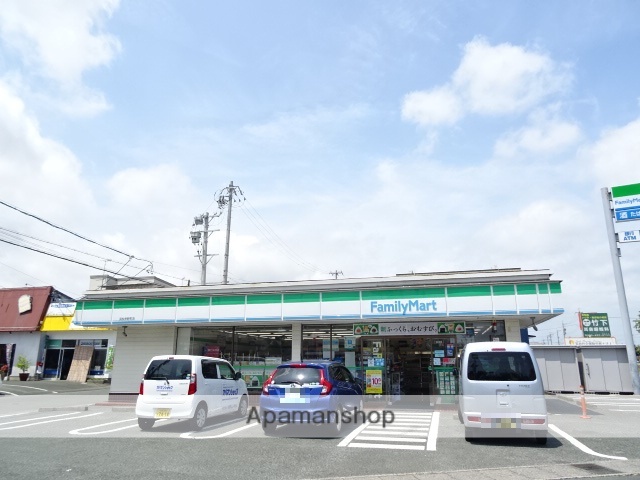 コンビニ　ファミリーマート（コンビニ）まで379m