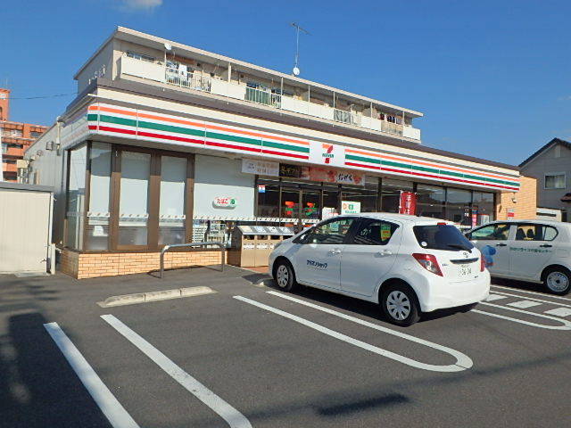 コンビニ　セブンイレブン　岡崎六名東町店（コンビニ）まで210m
