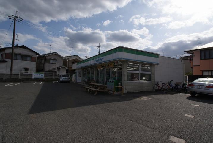 コンビニ　ファミリーマート城陽枇杷庄店（コンビニ）まで459m