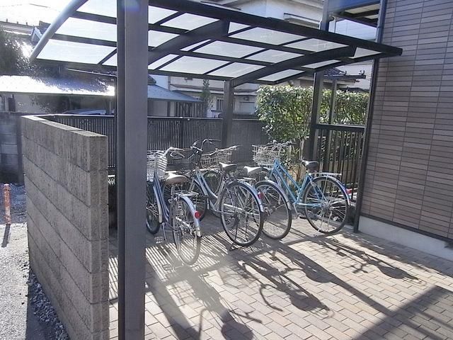 駐車場　★屋根付き駐輪場★