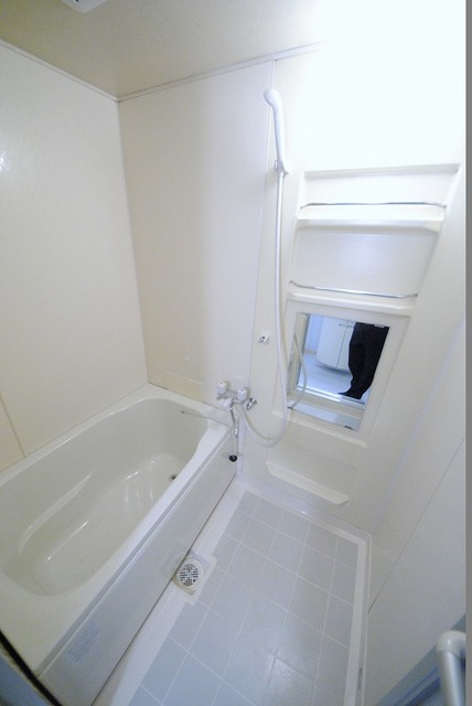 バス・シャワールーム　写真は３０６号室