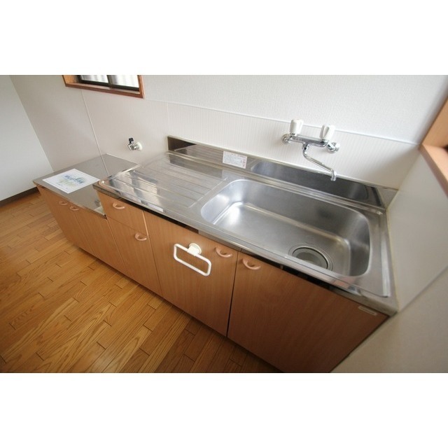 キッチン　ガスコンロ設置可・窓あり