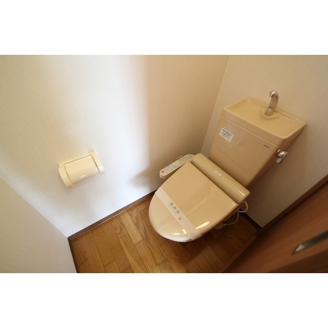 トイレ　窓・換気扇あり