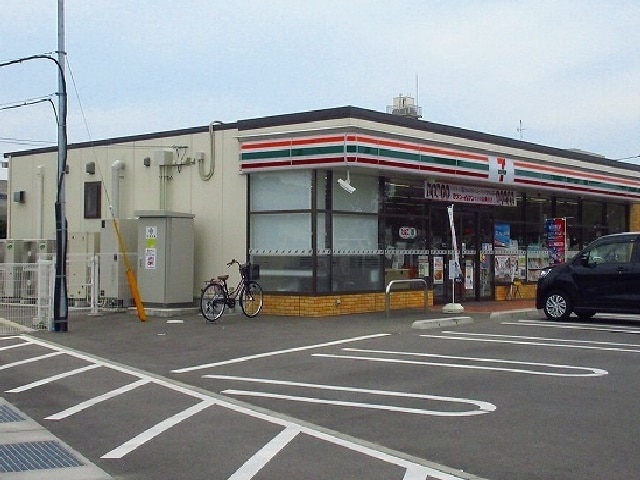 コンビニ　セブンイレブン 鹿島浜町店（コンビニ）まで819m