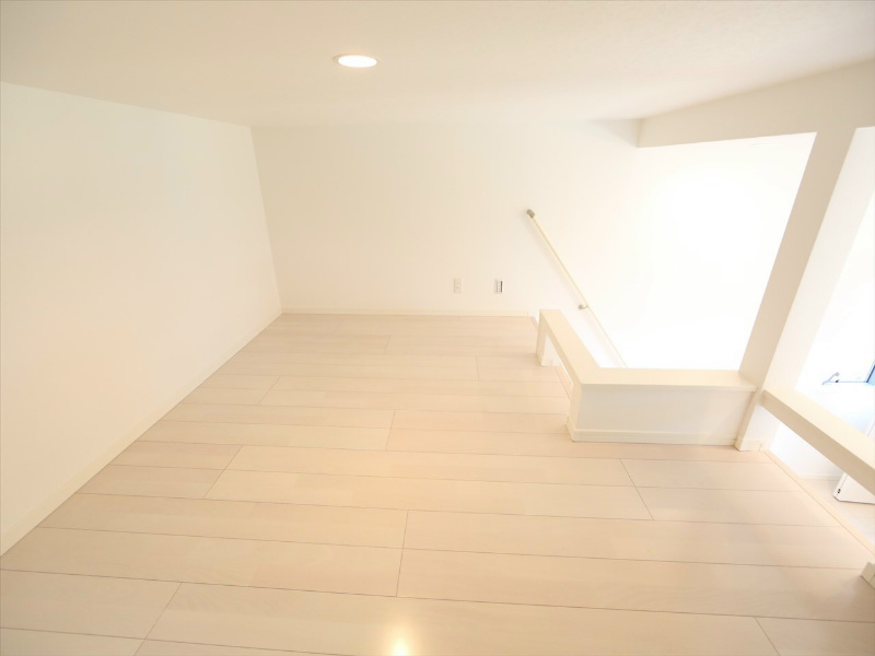 その他　上段ロフト6帖（収納としてもお部屋としても使えます）