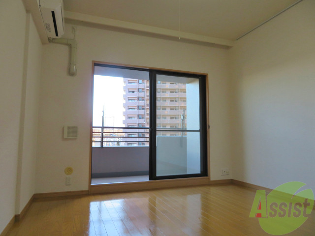 居室・リビング　白基調のお部屋は、部屋が明るく広く感じますね。