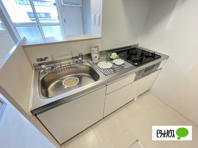 キッチン　３口コンロ付きシステムキッチン♪