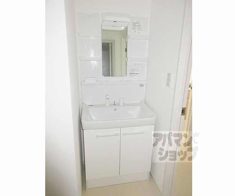 洗面設備　独立洗面台です！