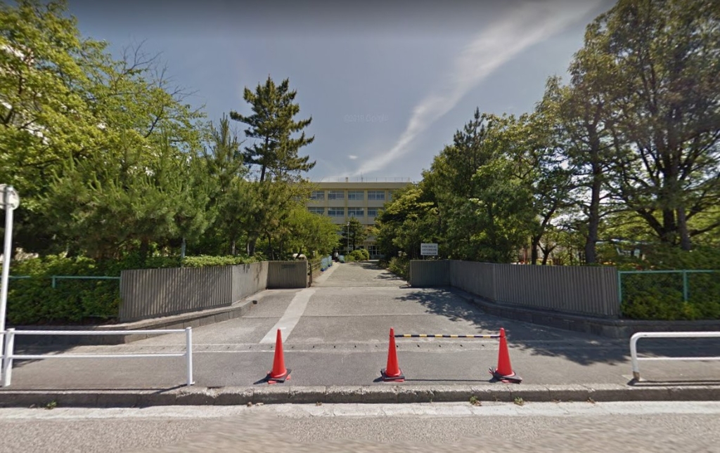 小学校　新潟市立東中野山小学校（小学校）まで268m