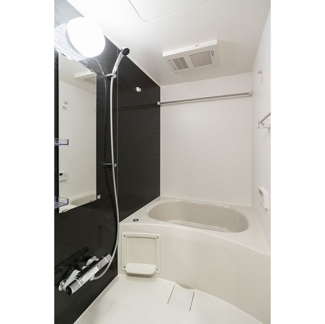 バス・シャワールーム　ゆったり過ごせるお風呂です