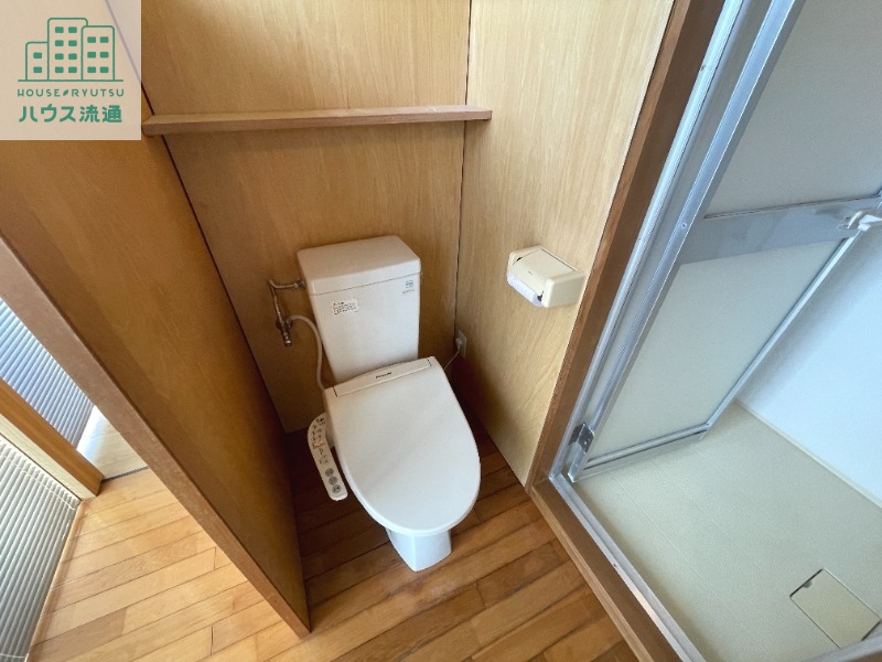 トイレ　写真は同タイプ別号室