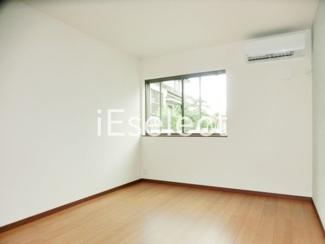 居室・リビング　エアコン完備で夏も冬も快適です