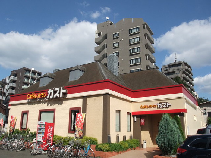 飲食店　ガスト練馬谷原店（飲食店）まで741m