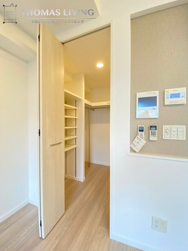 収納　大容量のウォークインクローゼットです。※別号室の参考写真にな