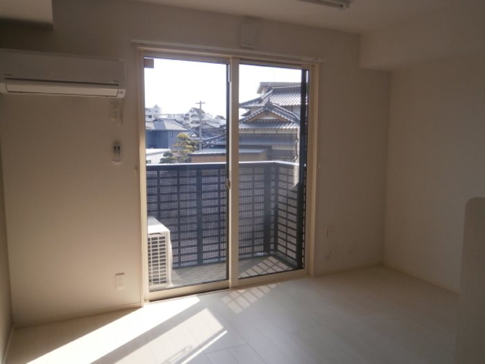 居室・リビング　日当たり良好です