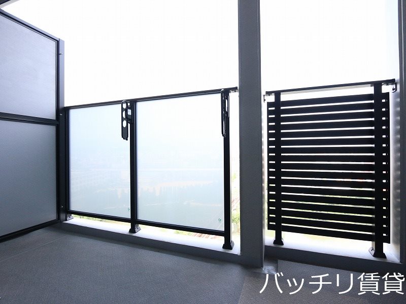 バルコニー　同型タイプのお写真です。現状優先です。