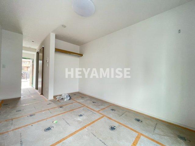 居室・リビング　建築途中のお部屋の写真となります。