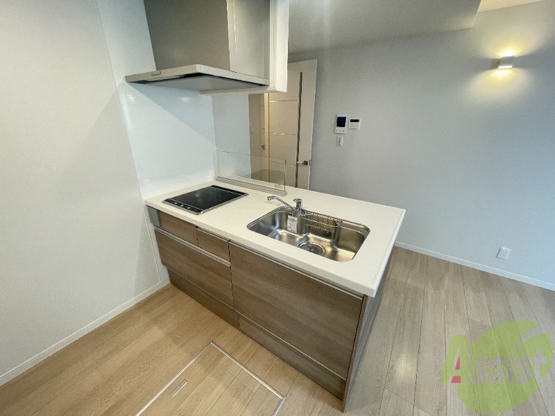 キッチン　こちらカウンターキッチンになります。何を料理しましょか。