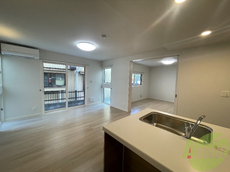 居室・リビング　こちら生活のメインとなります１２帖のＬＤＫになります。