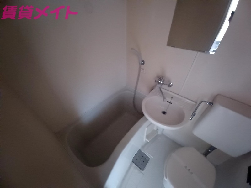 洗面設備　別部屋参考写真です